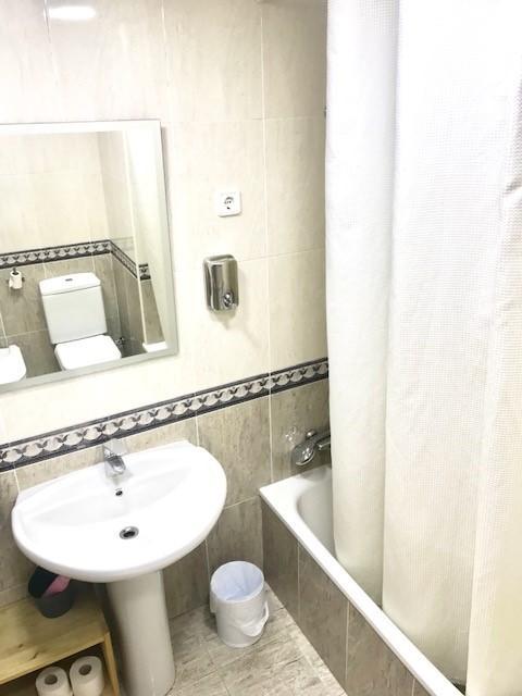 Hostal Badalona Esterno foto